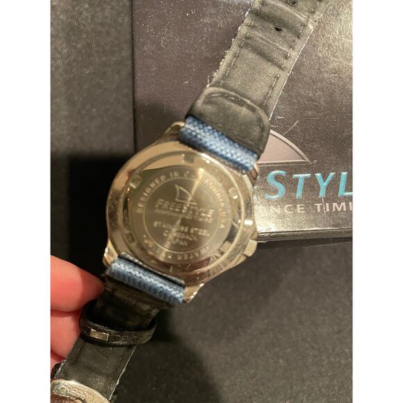 Freestyle performance vintage Y2K butterfly watch blue and pink